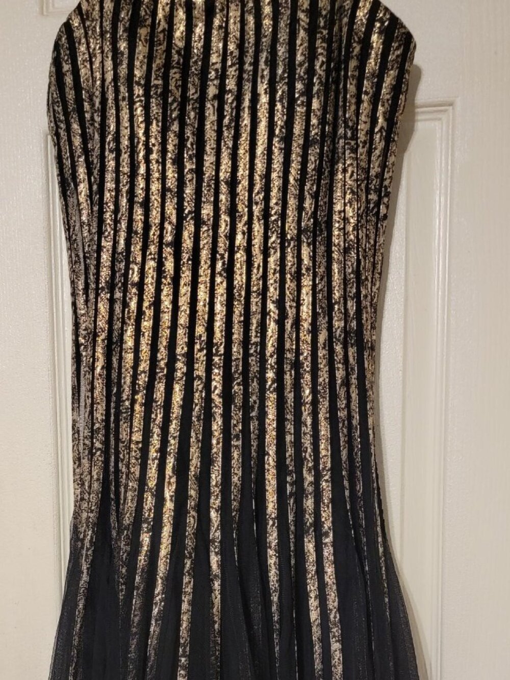 Cach"e Prom Formal Wedding Metallic Gold /Black Tulle Spaghetti straps Size 6